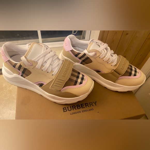 BURBERRY Lifestyle Gym Shoes Classic Beige/White/Black w/Pink Highlites, EUC - Picture 3 of 13
